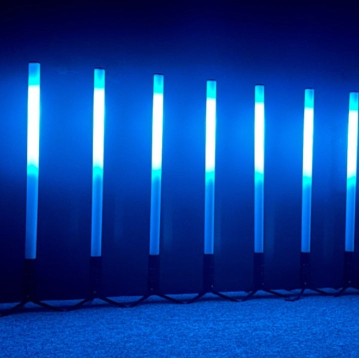 Atomic Pro WTube300 8 tubi LED a batteria con case di ricarica