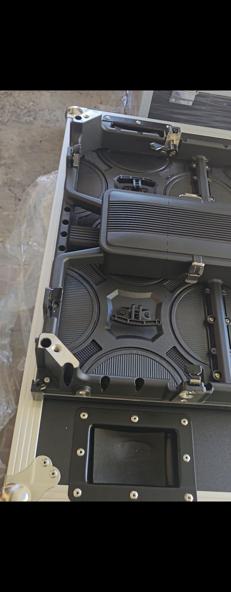 Schermo Ledwall 50x100 3.9 Outdoor 7680 Htz